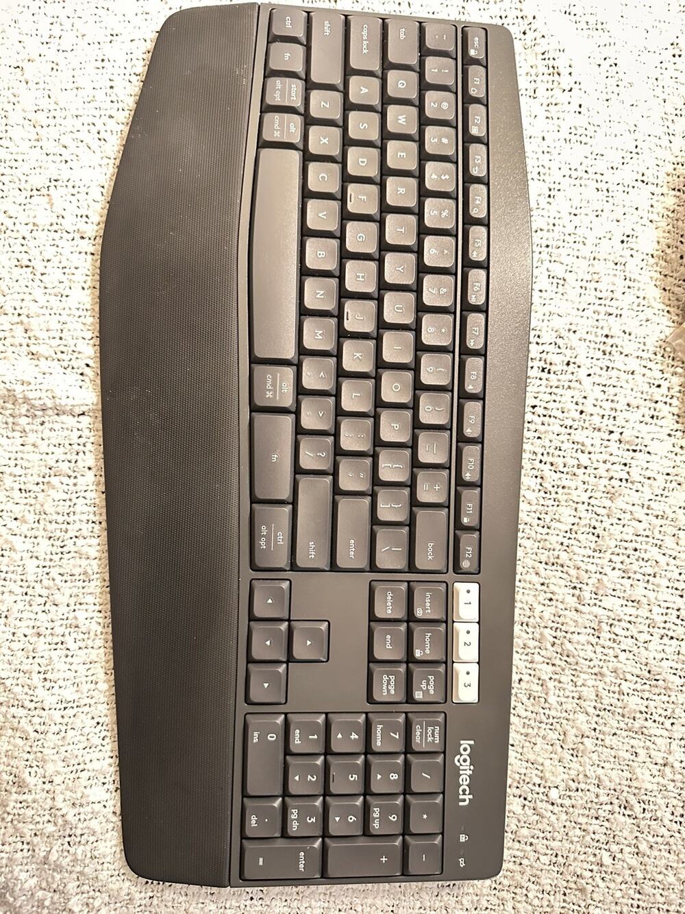 Logitech Performance K850 keyboard Only, doesn't use USB reciever Y-R006